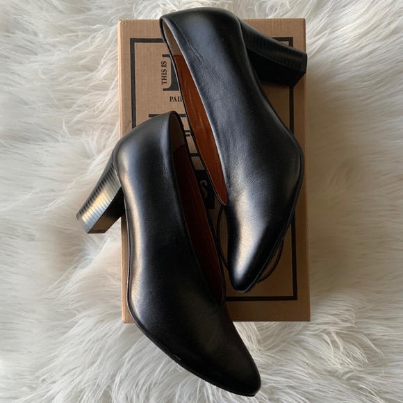 Black Leather Pumps - Picture 3 of 11